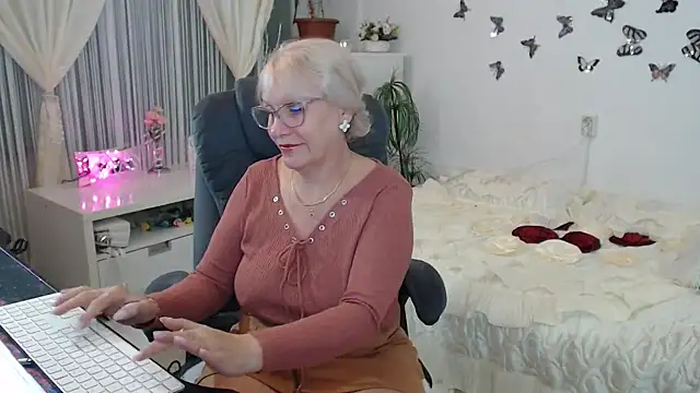Ghertrude52 online show from 10/05/25, 03:05