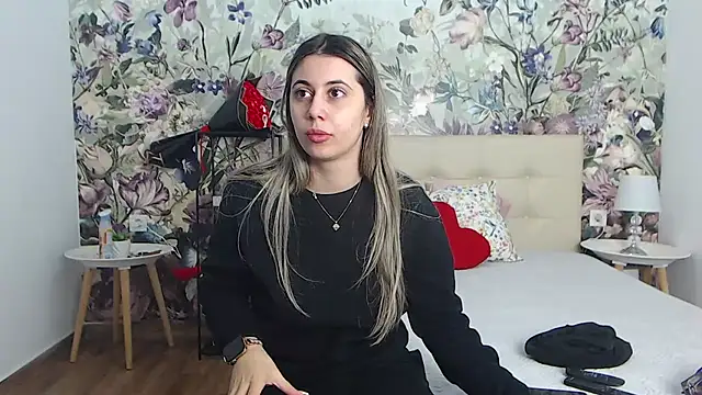 RoseDiamond06 online show from 05/31/26, 07:15