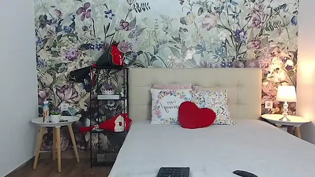 RoseDiamond06 online show from 06/04/26, 01:28