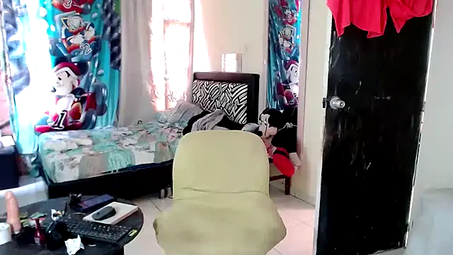 Sashaferrari2000 online show from 11/03/25, 03:24