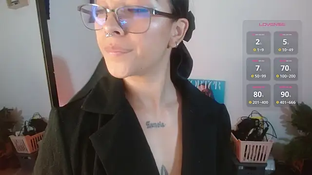 Snapshot of karlavittar chatting on 10/16/25, 01:45 karlavittar online show from 10/16/25, 01:45