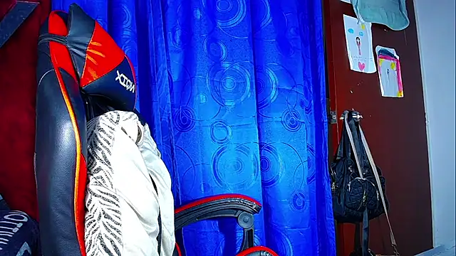 DanisaBrown online show from 04/09/26, 02:33