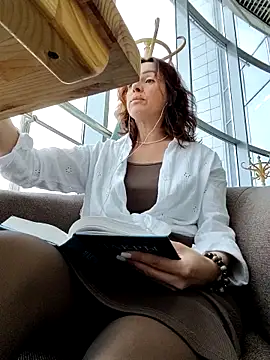 EvaXOAir online show from 10/02/25, 03:46