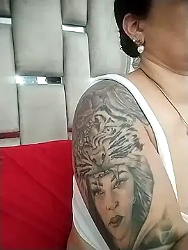chelaqueen  online show from 06/04/26, 06:58