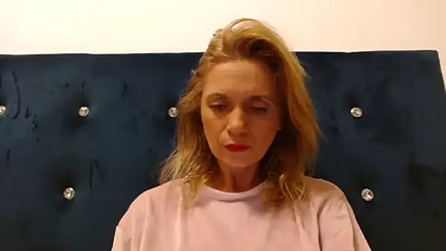 MysticCreature online show from 04/05/26, 04:09