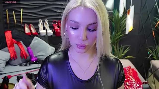 MistressDarsy online show from 03/18/25, 06:14