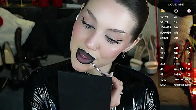 Snapshot of MistressDarsy chatting on 04/11/26, 07:45 MistressDarsy online show from 04/11/26, 07:45