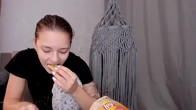 why again me online show from 03/06/25, 04:17