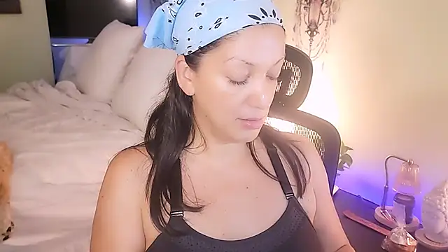 Wonderful Woman online show from 09/18/25, 01:18