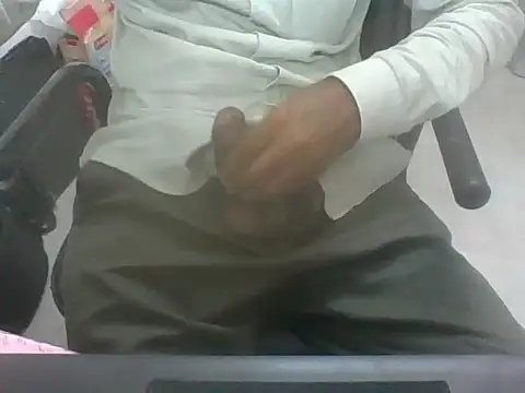 Snapshot of lltstr52 chatting on 03/27/26, 07:58 lltstr52 online show from 03/27/26, 07:58