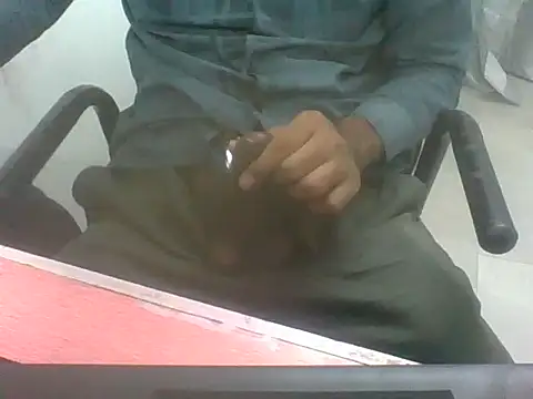 Snapshot of lltstr52 chatting on 03/31/26, 06:03 lltstr52 online show from 03/31/26, 06:03