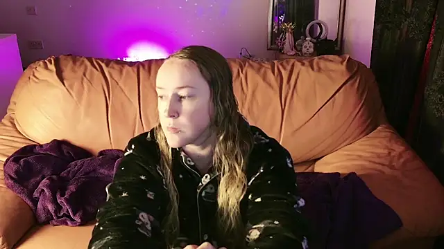 kisicaxx online show from 01/14/25, 04:40