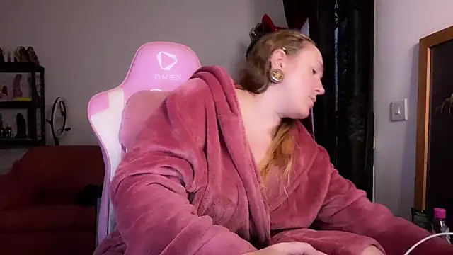 kisicaxx online show from 11/08/25, 04:07