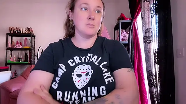 kisicaxx online show from 11/10/25, 02:16