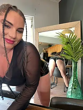 lovely beast online show from 03/19/25, 04:45