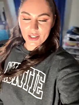 lovely beast online show from 04/17/26, 04:10