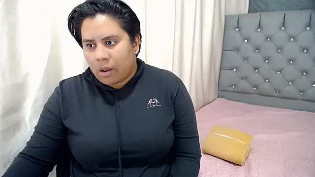 Snapshot of hotlesby4uxxx chatting on 12/03/24, 07:44 hotlesby4uxxx online show from 12/03/24, 07:44