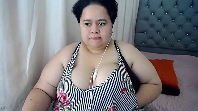 Snapshot of hotlesby4uxxx chatting on 12/10/24, 10:47 hotlesby4uxxx online show from 12/10/24, 10:47