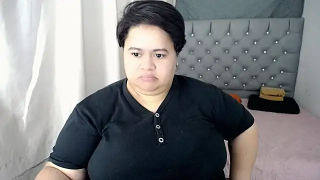 Snapshot of hotlesby4uxxx chatting on 12/17/24, 01:38 hotlesby4uxxx online show from 12/17/24, 01:38