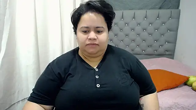 Snapshot of hotlesby4uxxx chatting on 12/18/24, 12:40 hotlesby4uxxx online show from 12/18/24, 12:40