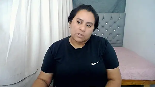 Snapshot of hotlesby4uxxx chatting on 12/30/24, 08:04 hotlesby4uxxx online show from 12/30/24, 08:04