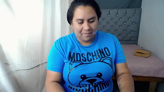 Snapshot of hotlesby4uxxx chatting on 01/08/25, 08:39 hotlesby4uxxx online show from 01/08/25, 08:39