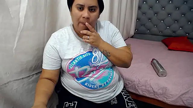 Snapshot of hotlesby4uxxx chatting on 01/10/25, 11:08 hotlesby4uxxx online show from 01/10/25, 11:08