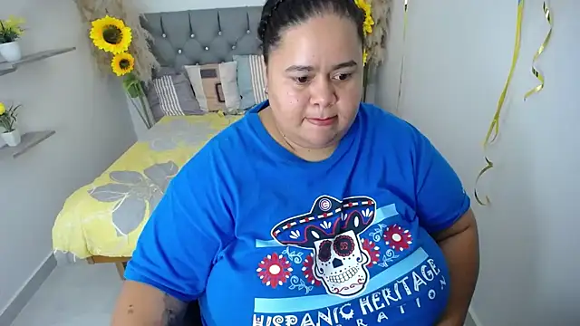 Snapshot of hotlesby4uxxx chatting on 10/04/25, 11:08 hotlesby4uxxx online show from 10/04/25, 11:08