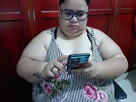 hotlesby4uxxx online show from 06/18/26, 01:59