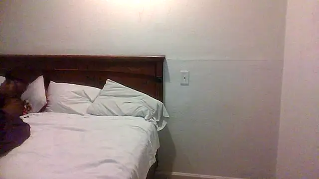 Snapshot of Tramontas chatting on 03/11/26, 05:35 Tramontas online show from 03/11/26, 05:35