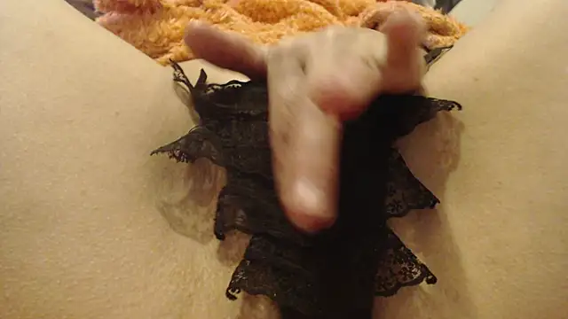 Snapshot of larawet chatting on 12/31/24, 01:19 larawet online show from 12/31/24, 01:19