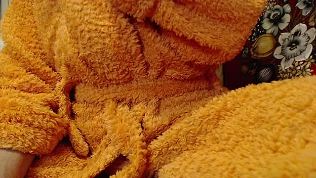 Snapshot of larawet chatting on 02/13/25, 06:16 larawet online show from 02/13/25, 06:16