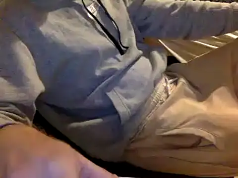 Snapshot of BADGUY2021 chatting on 12/27/24, 05:05 BADGUY2021 online show from 12/27/24, 05:05