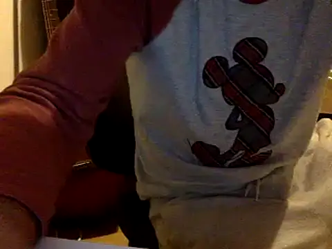 Snapshot of BADGUY2021 chatting on 01/12/25, 09:19 BADGUY2021 online show from 01/12/25, 09:19