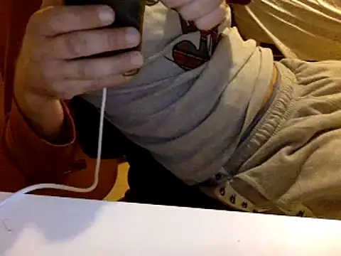 Snapshot of BADGUY2021 chatting on 01/16/25, 05:44 BADGUY2021 online show from 01/16/25, 05:44