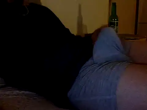 Snapshot of BADGUY2021 chatting on 01/23/25, 06:03 BADGUY2021 online show from 01/23/25, 06:03