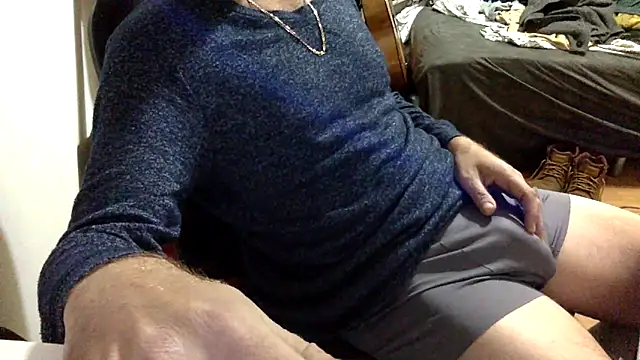 Snapshot of BADGUY2021 chatting on 12/15/25, 05:06 BADGUY2021 online show from 12/15/25, 05:06