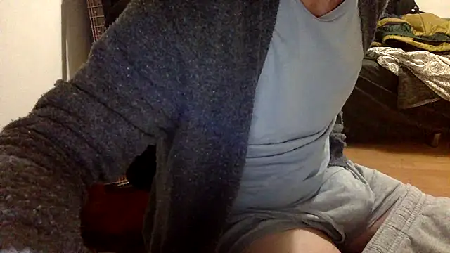 Snapshot of BADGUY2021 chatting on 12/18/25, 05:30 BADGUY2021 online show from 12/18/25, 05:30