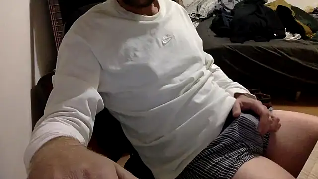 Snapshot of BADGUY2021 chatting on 12/21/25, 05:20 BADGUY2021 online show from 12/21/25, 05:20