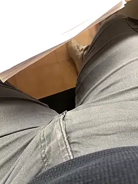 Snapshot of Simoking89 chatting on 03/04/25, 08:57 Simoking89 online show from 03/04/25, 08:57