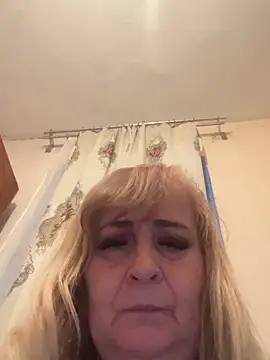 Irina2909xh online show from 10/25/25, 10:48