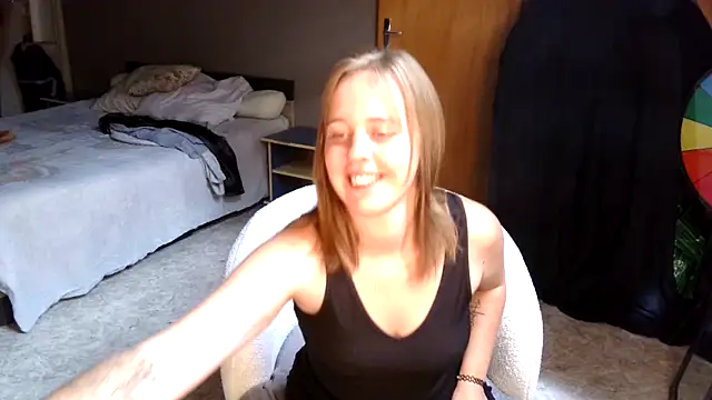 MissGirly online show from 09/15/25, 12:05