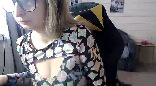 Snapshot of RubiLakros chatting on 02/07/25, 09:58 RubiLakros online show from 02/07/25, 09:58