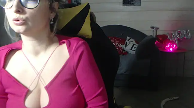 Snapshot of RubiLakros chatting on 02/13/25, 04:17 RubiLakros online show from 02/13/25, 04:17