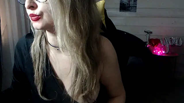 Snapshot of RubiLakros chatting on 02/25/25, 09:35 RubiLakros online show from 02/25/25, 09:35