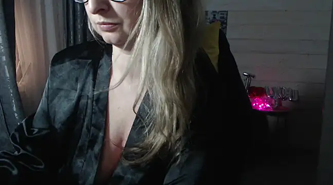 Snapshot of RubiLakros chatting on 02/28/25, 09:01 RubiLakros online show from 02/28/25, 09:01