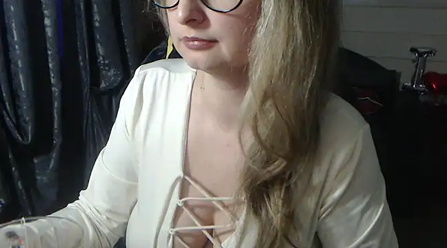 Snapshot of RubiLakros chatting on 03/10/25, 06:34 RubiLakros online show from 03/10/25, 06:34