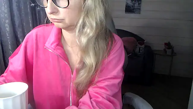 Snapshot of RubiLakros chatting on 09/20/25, 11:00 RubiLakros online show from 09/20/25, 11:00