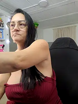 Snapshot of Ameliarizo chatting on 10/13/25, 01:49 Ameliarizo online show from 10/13/25, 01:49