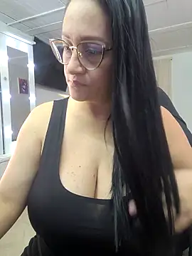 Snapshot of Ameliarizo chatting on 11/01/25, 10:01 Ameliarizo online show from 11/01/25, 10:01